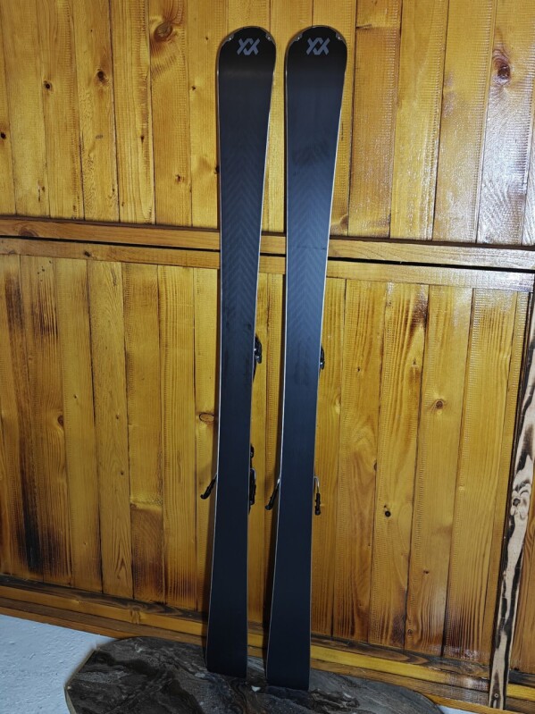 NOVÉ LYŽE VOLKL DEACON XT 147CM --MODEL 2024--